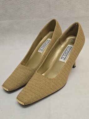 Studio C Textured Camel Mid-Heel Pumps with Metallic Toe Accent